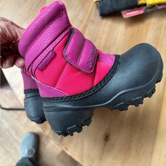 Columbia Snow Boots ~ Pink and Black - Picture 10 of 10
